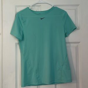 nike workout top